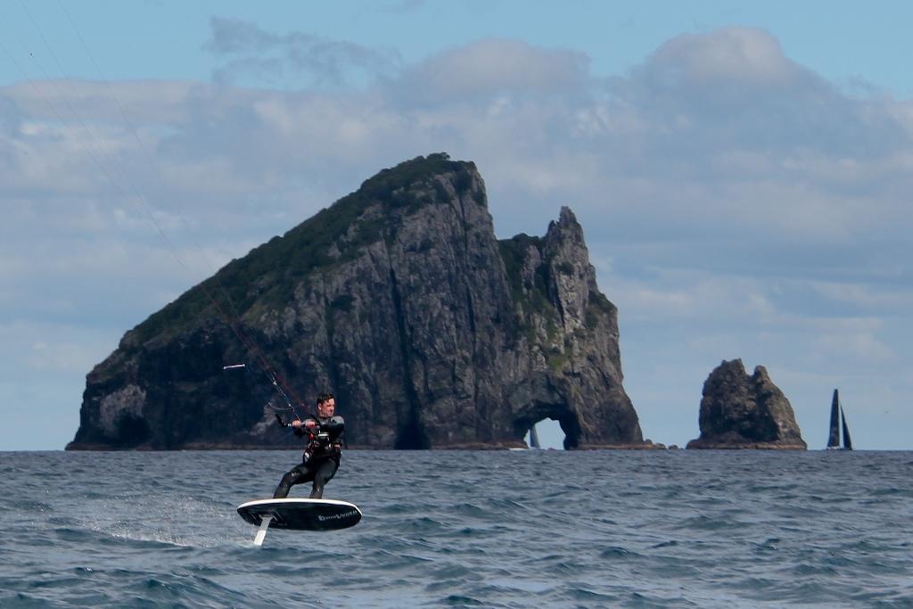 Dave Robertson Passes Hole in the Rock - 2014 PIC Coastal Classic © Charles Winstone